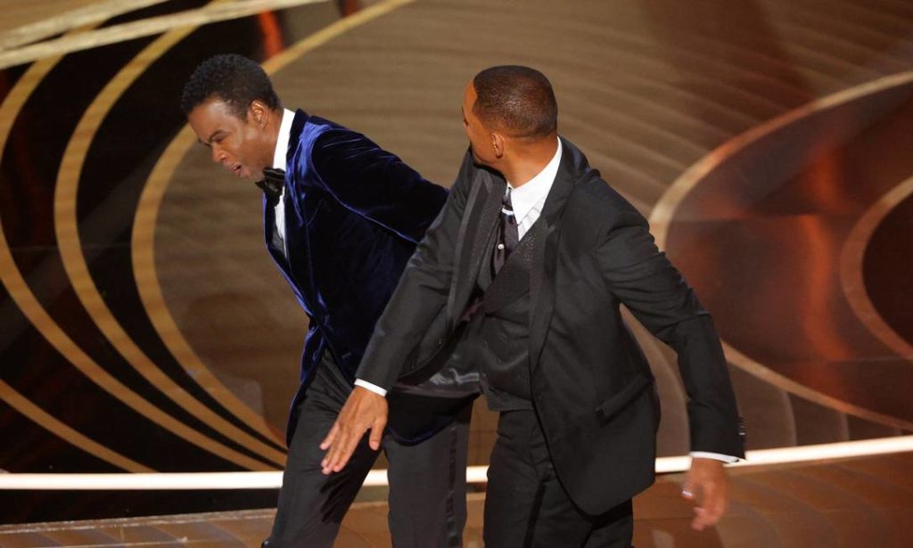 Will Smith pede desculpas à Chris Rock pela agressão no Oscar 2022